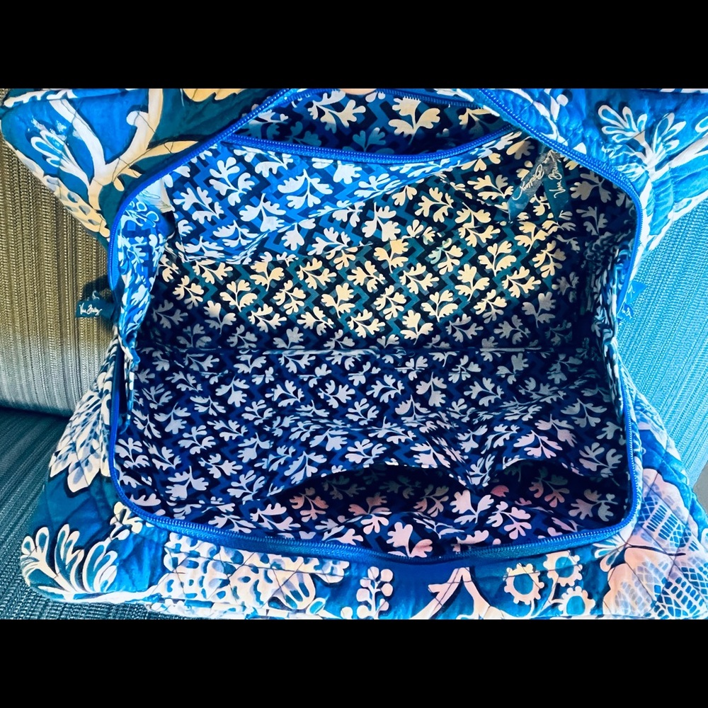 BRAND NEW VERA BRADLEY TOTE!!!!